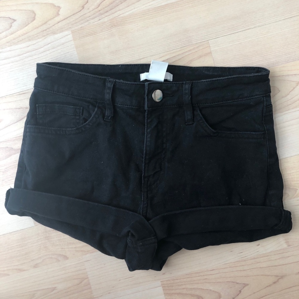 Black Jean shorts!